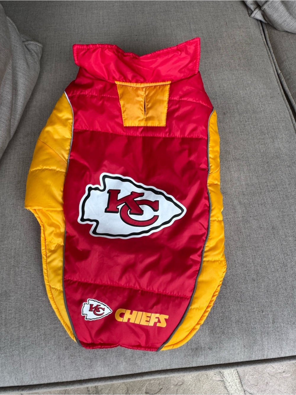 Kansas City Chiefs, Red & Yellow, Puffer Dog Coat, Size M